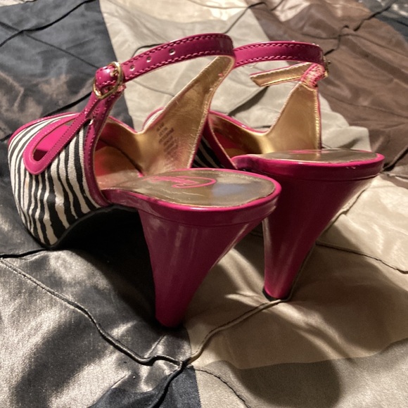 Candie’s zebra print heels Black white and pink size 10 - Picture 9 of 9